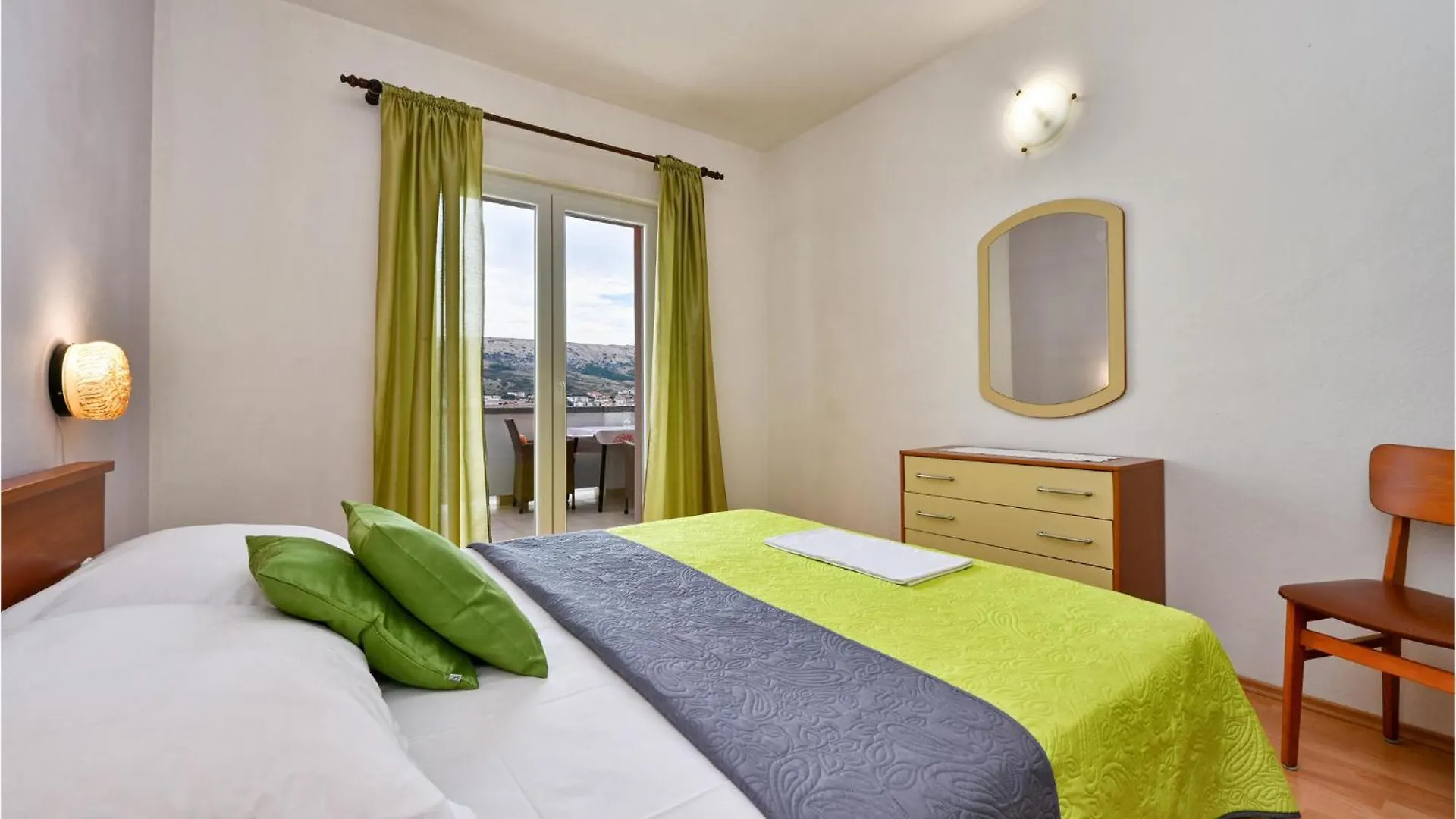 Awesome Apartment In Pag With Wifi Pag Town 0*,